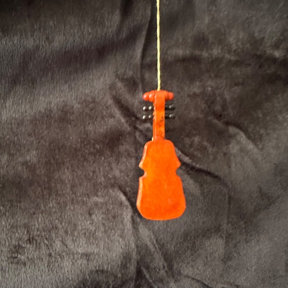 Set of 8 mini wood violin ornaments - Picture 3 of 3